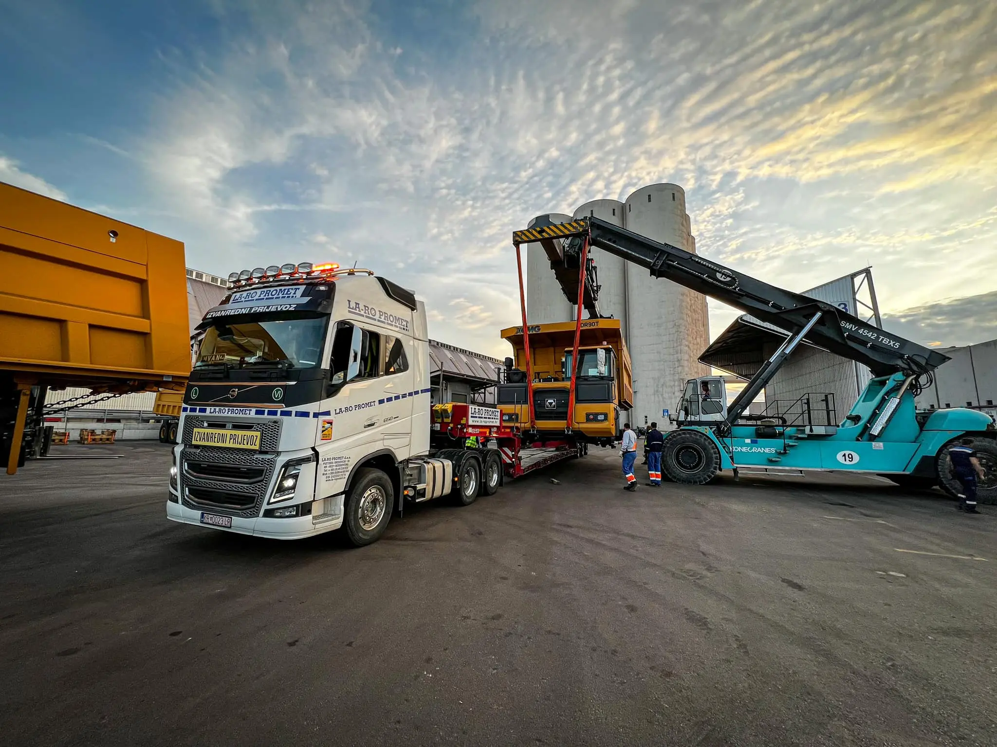 LA-RO PROMET - Profesionalni transport teških tereta kamionom s prikolicom