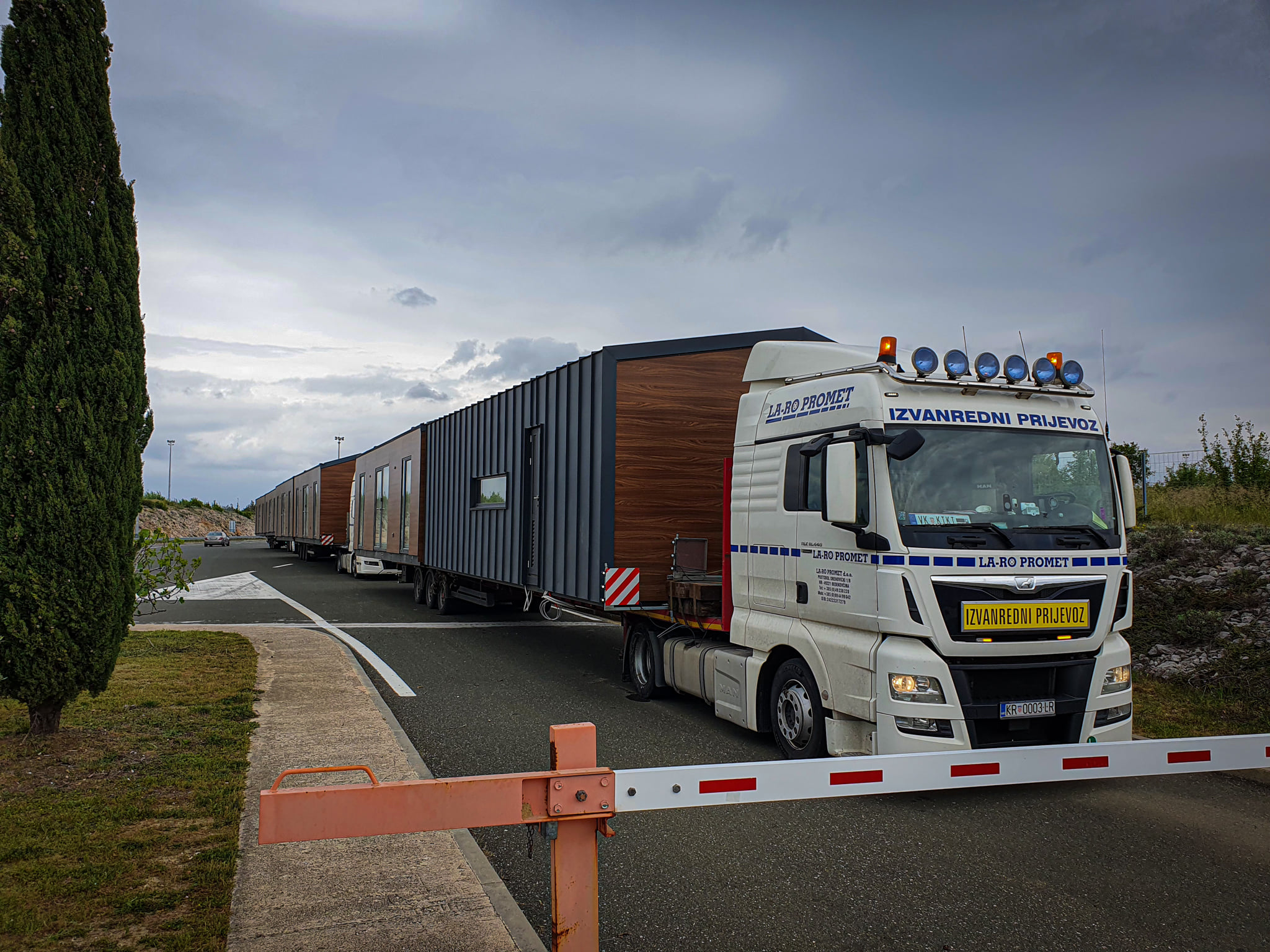 LA-RO PROMET - Galerija transporta teških tereta i logistike 09.jpg